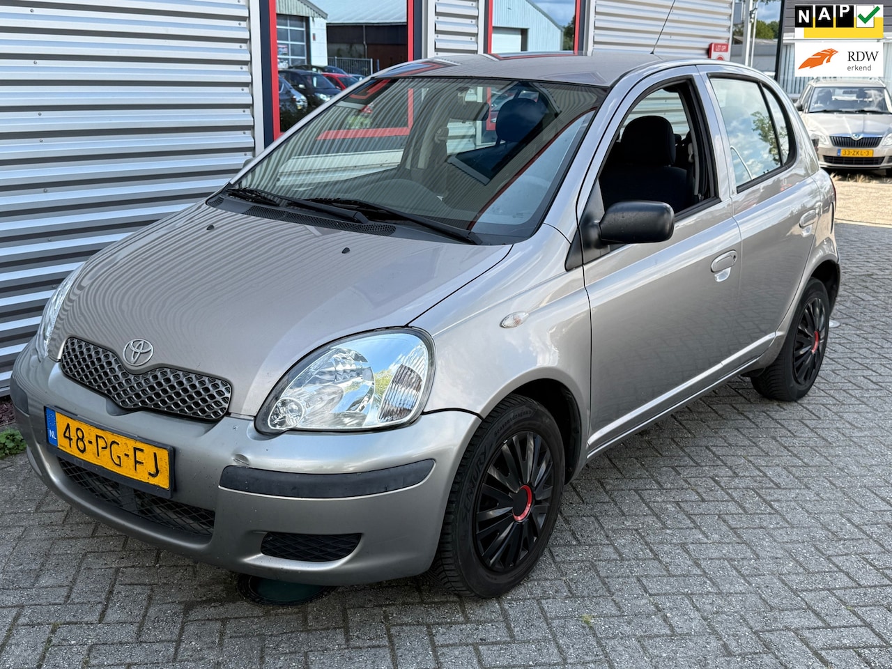 Toyota Yaris - 1.3 VVT-i Idols 5Deurs Airco - AutoWereld.nl