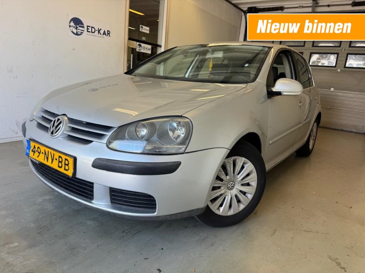 Volkswagen Golf - 1.6 FSI Trendline 5drs AIRCO NAVI NAP APK RIJDT GOED - AutoWereld.nl