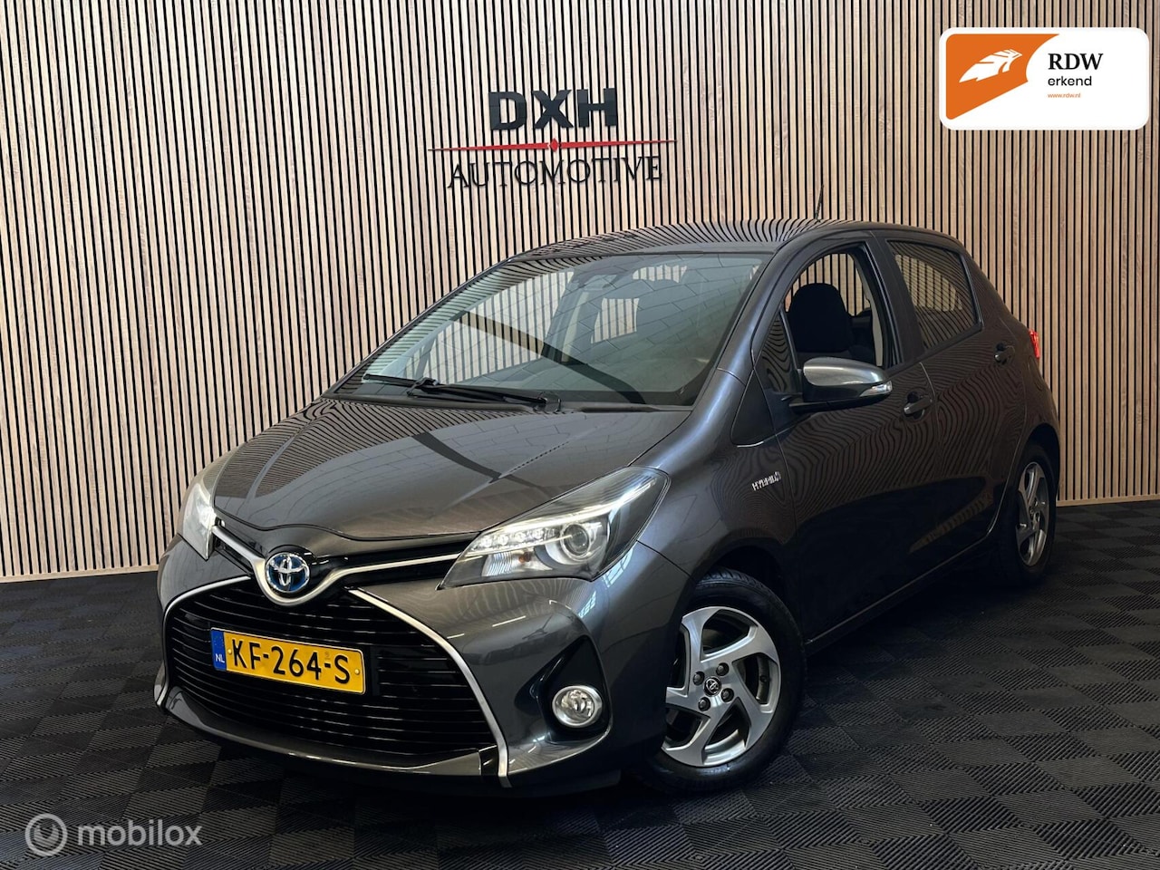 Toyota Yaris - 1.5 Hybrid AUT NAP NAVI CAMERA BLUET CRUISE ECC - AutoWereld.nl
