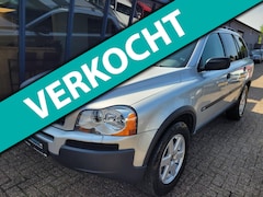 Volvo XC90 - 2.5 T Momentum AWD Automaat LEER / NAVI / SUNROOF