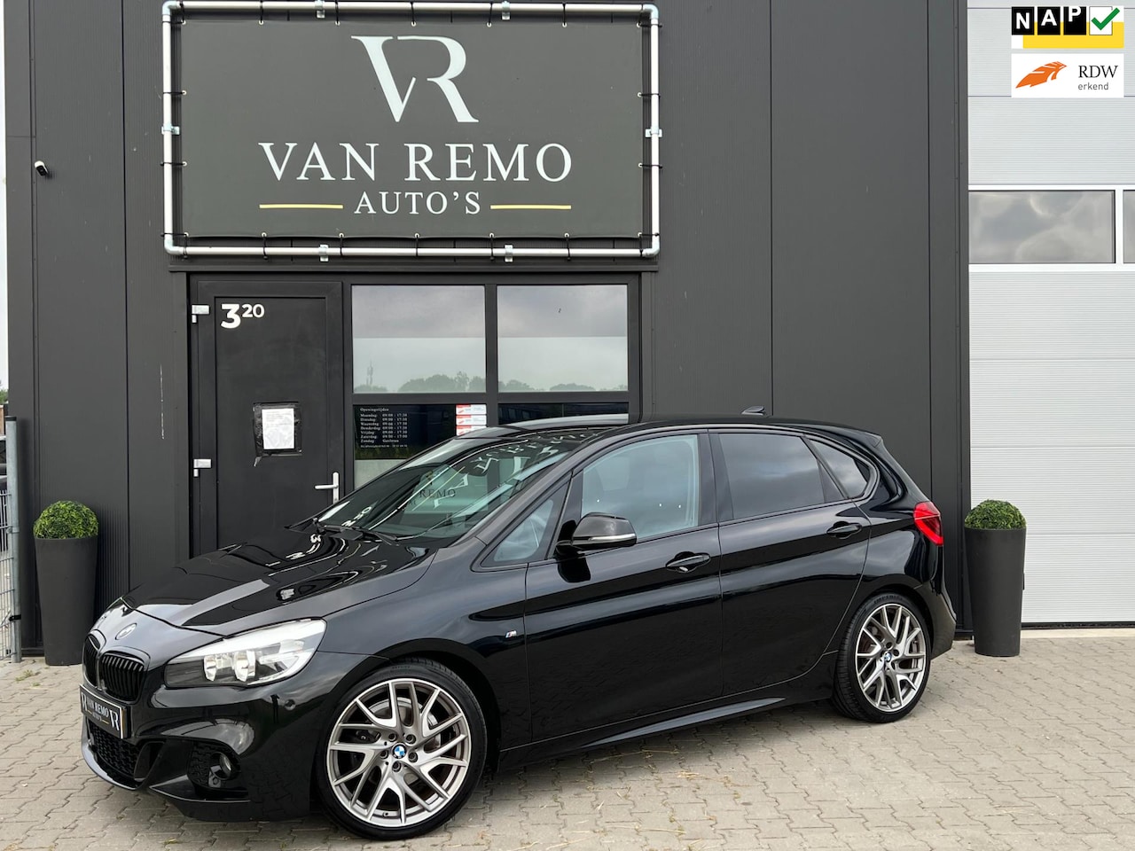 BMW 2-serie Active Tourer - 218D M Pakket|Navi|Hud|Stoelvw|Camera|Cruise|Leder! - AutoWereld.nl