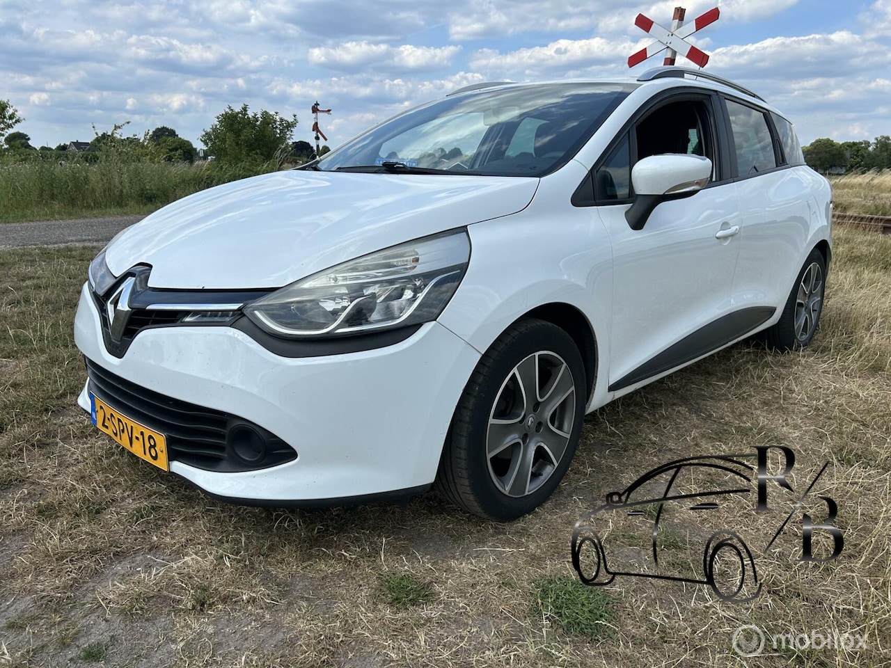 Renault Clio Estate - 1.5 dCi ECO Expression AIRCO NAVIGATIE CRUISE - AutoWereld.nl