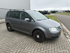 Volkswagen Touran - 1.6-16V FSI Business