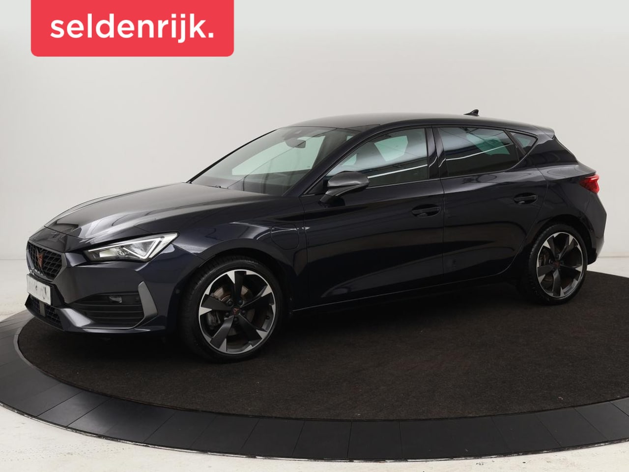 CUPRA Leon - 1.4 e-Hybrid | Camera | Adaptive cruise | Stuurverwarming | Navigatie | Sportstoelen | Sfe - AutoWereld.nl