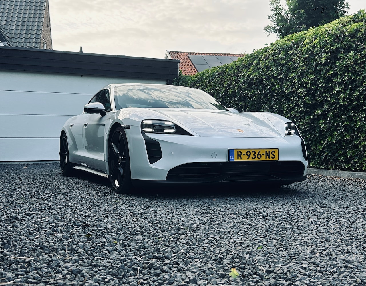 Porsche Taycan - 71 kWh - AutoWereld.nl