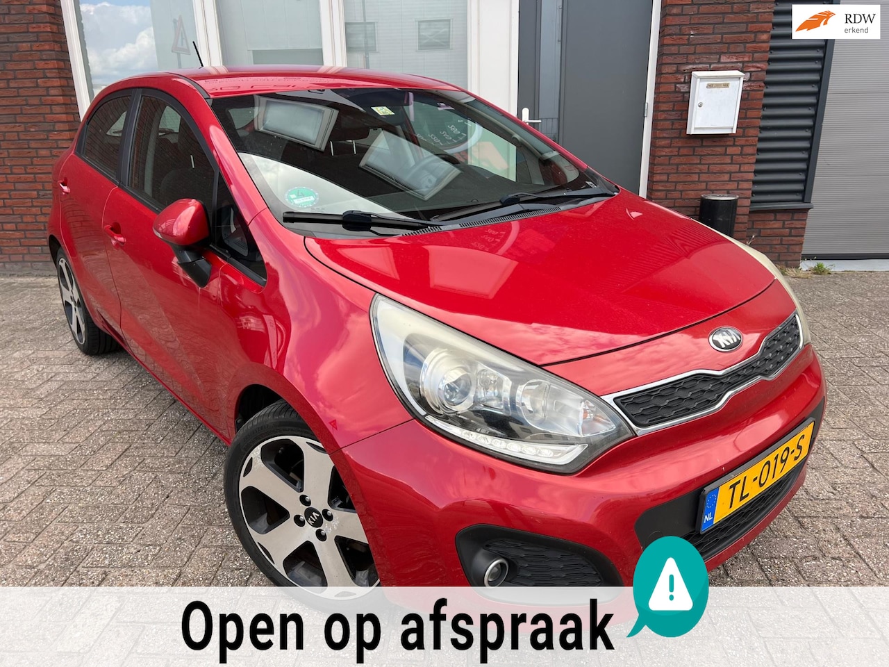 Kia Rio - 1.2 CVVT Super Pack / PDC / 5DRS / Clima / AUX / LM / Stuurverwarming - AutoWereld.nl