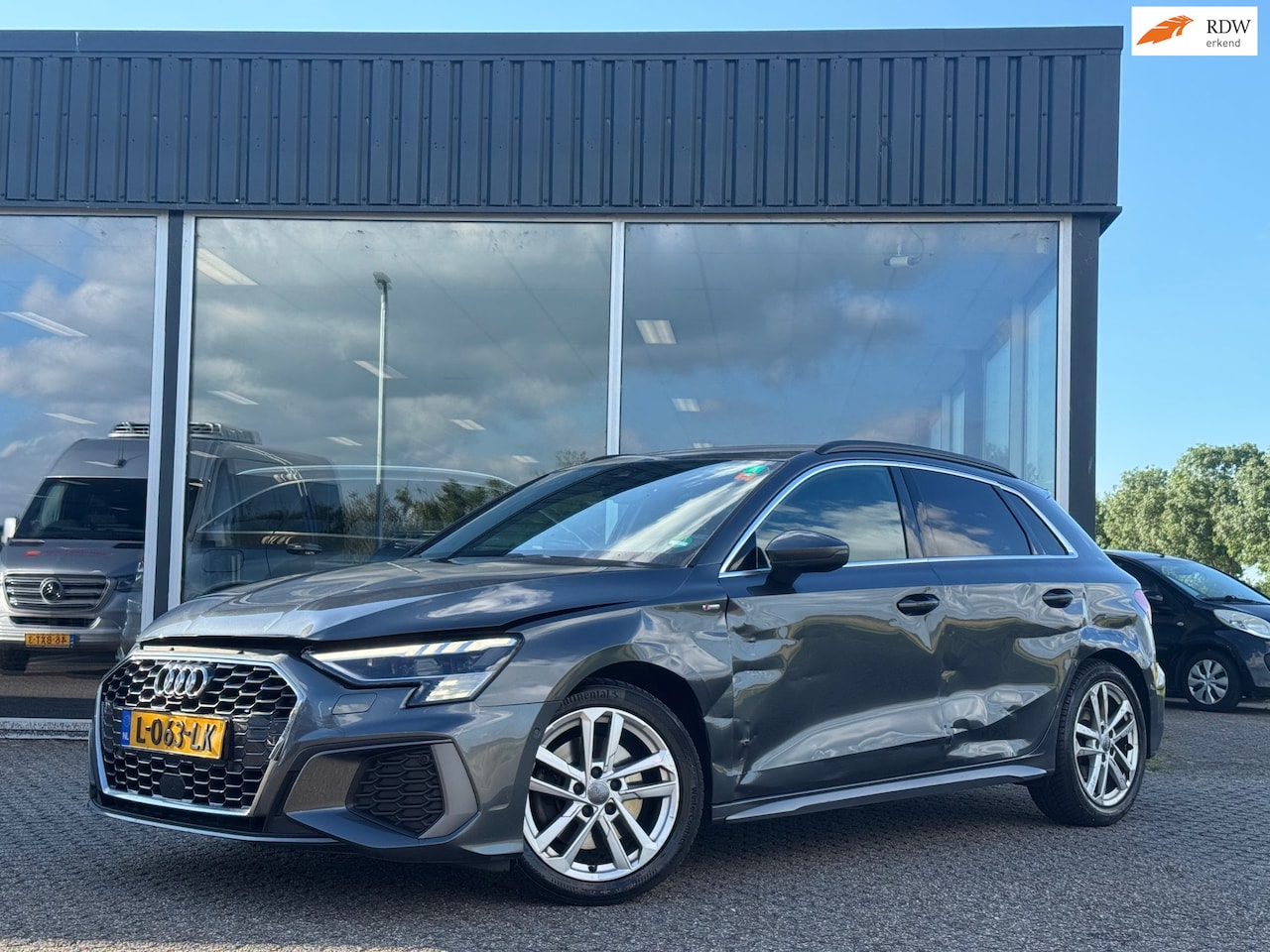 Audi A3 Sportback - 35 TFSI edition one S-LINE/LED - AutoWereld.nl