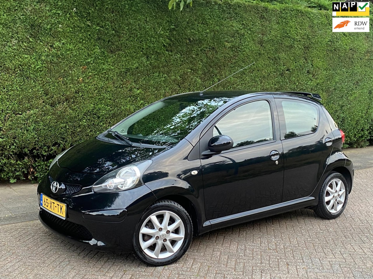 Toyota Aygo - 1.0-12V AIRCO/RIJDT GOED/LAGE KM/NIEUW KOPPELING - AutoWereld.nl
