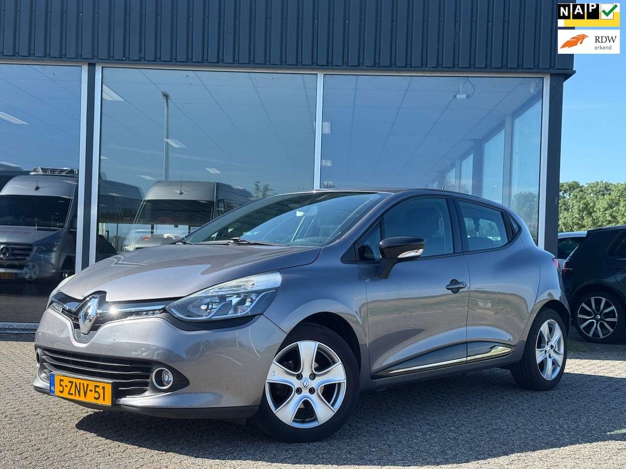 Renault Clio - 1.2 Dynamique AUTOMAAT/NAVI/NETTE STAAT - AutoWereld.nl