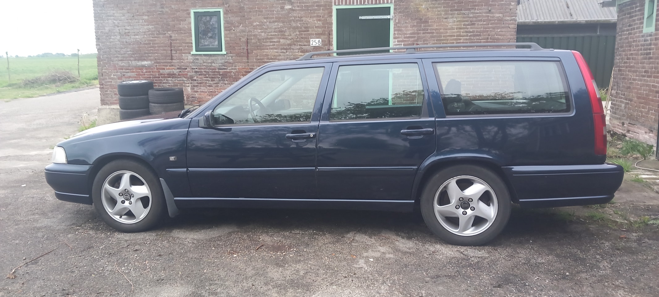Volvo V70 - 2.3 T-5 Exclusive - AutoWereld.nl