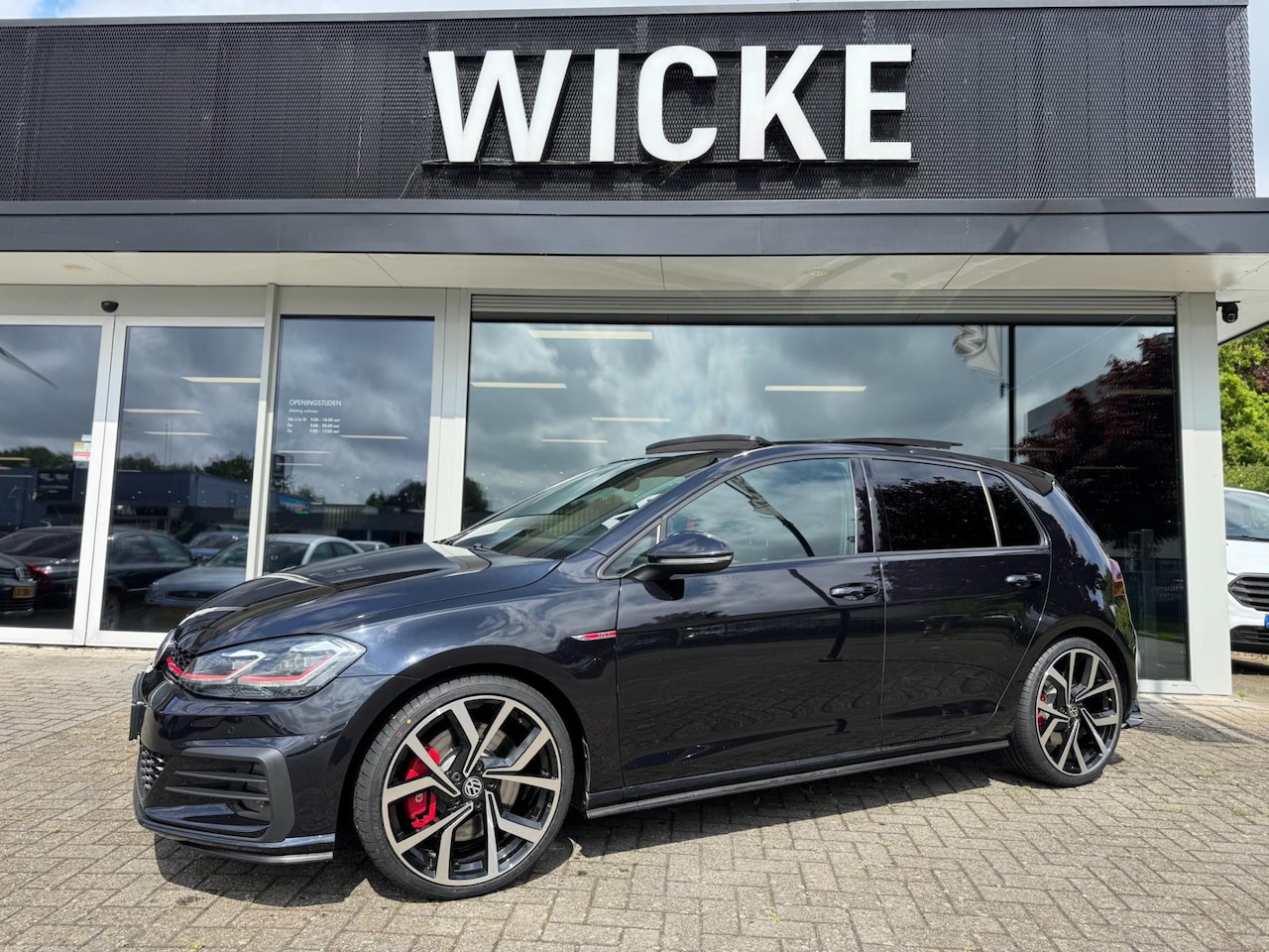 Volkswagen Golf - 2.0 TSI GTI Performance Panorama 245 PK Led Virtual - AutoWereld.nl