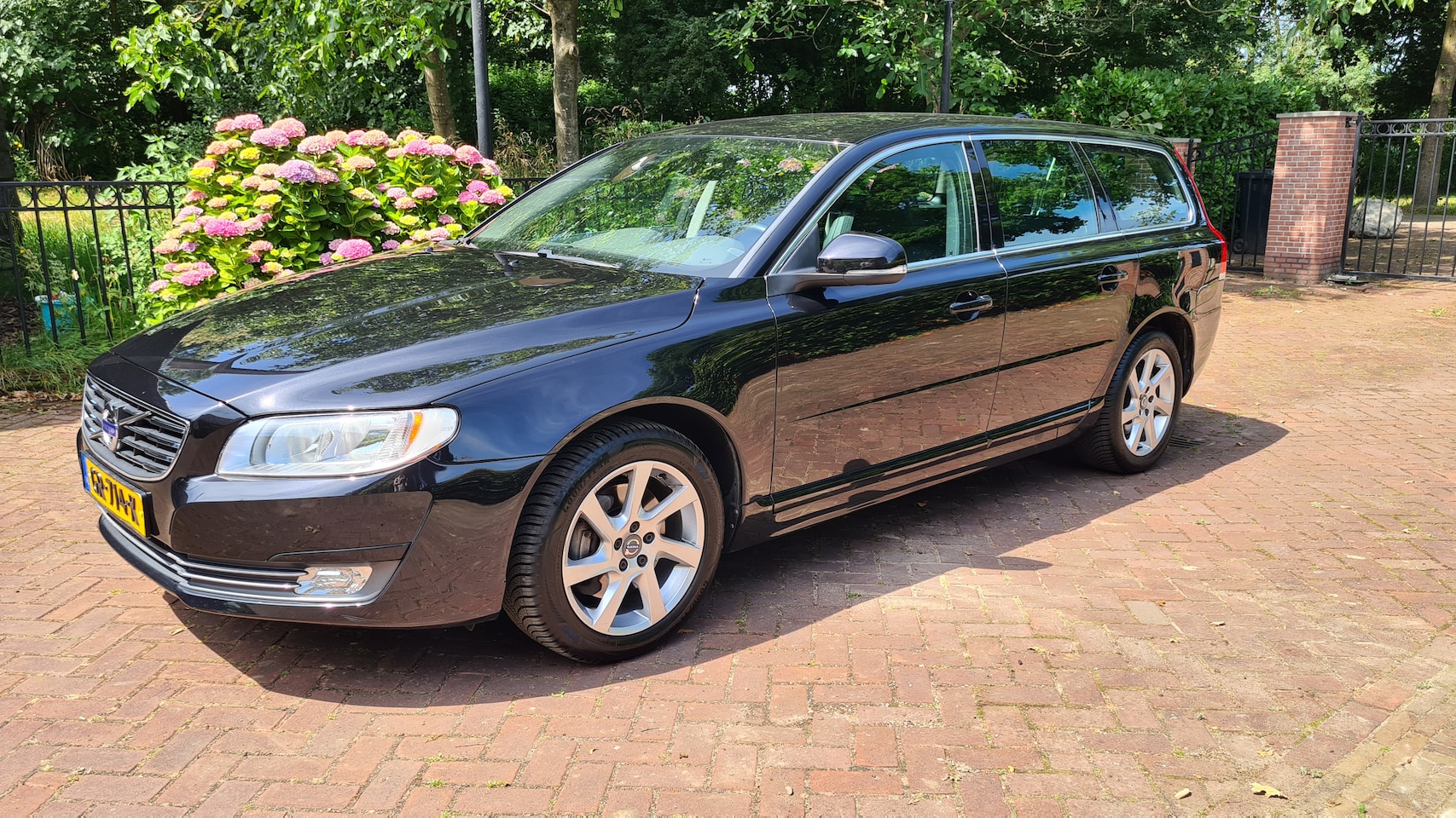 Volvo V70 - 2.0 T5 Momentum - AutoWereld.nl