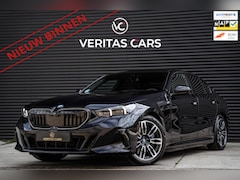BMW 5-serie - 550e xDrive M-Sport 489PK Pano|BTW|H&K|360 Camera|Head-up|Trekhaak|My Modes e.o