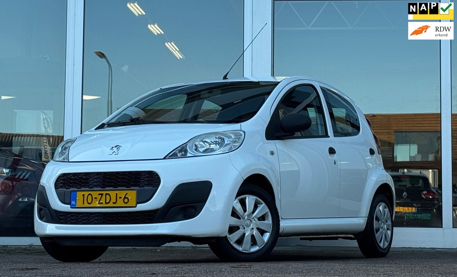 Peugeot 107 - 1.0i 12V Access Accent Airco Mooi! Nieuwe APK - AutoWereld.nl