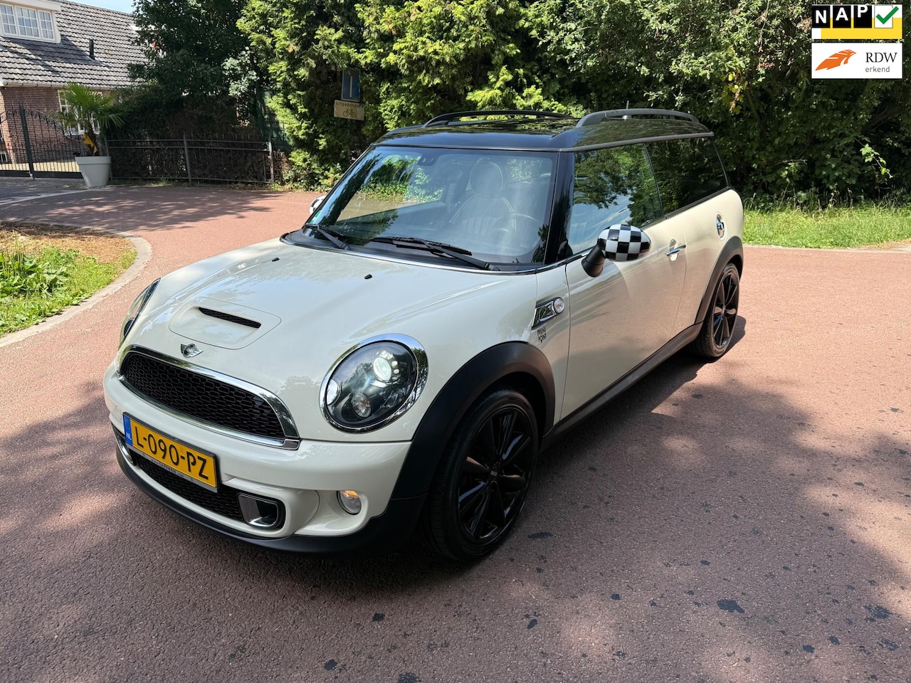 MINI Clubman - Mini 1.6 Cooper S Hampton / Pano / Xenon / Leder / Lm / Led - AutoWereld.nl
