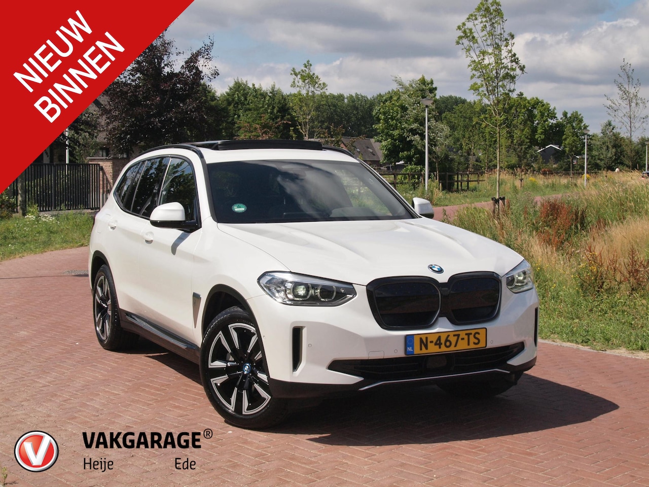BMW iX3 - Executive 80 kWh | Panoramadak | NL-Auto | Camera | - AutoWereld.nl
