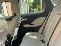 Jaguar F-Pace - 2.0d Portfolio AWD Recent vernieuwde Turbo