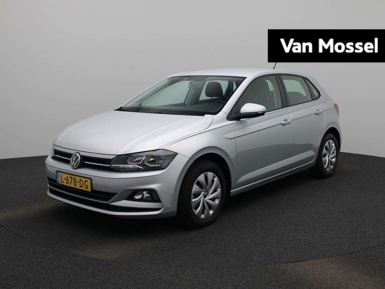 Volkswagen Polo - 1.0 TSI Comfortline | Navigatie | Airco | Trekhaak | All Season Banden - AutoWereld.nl