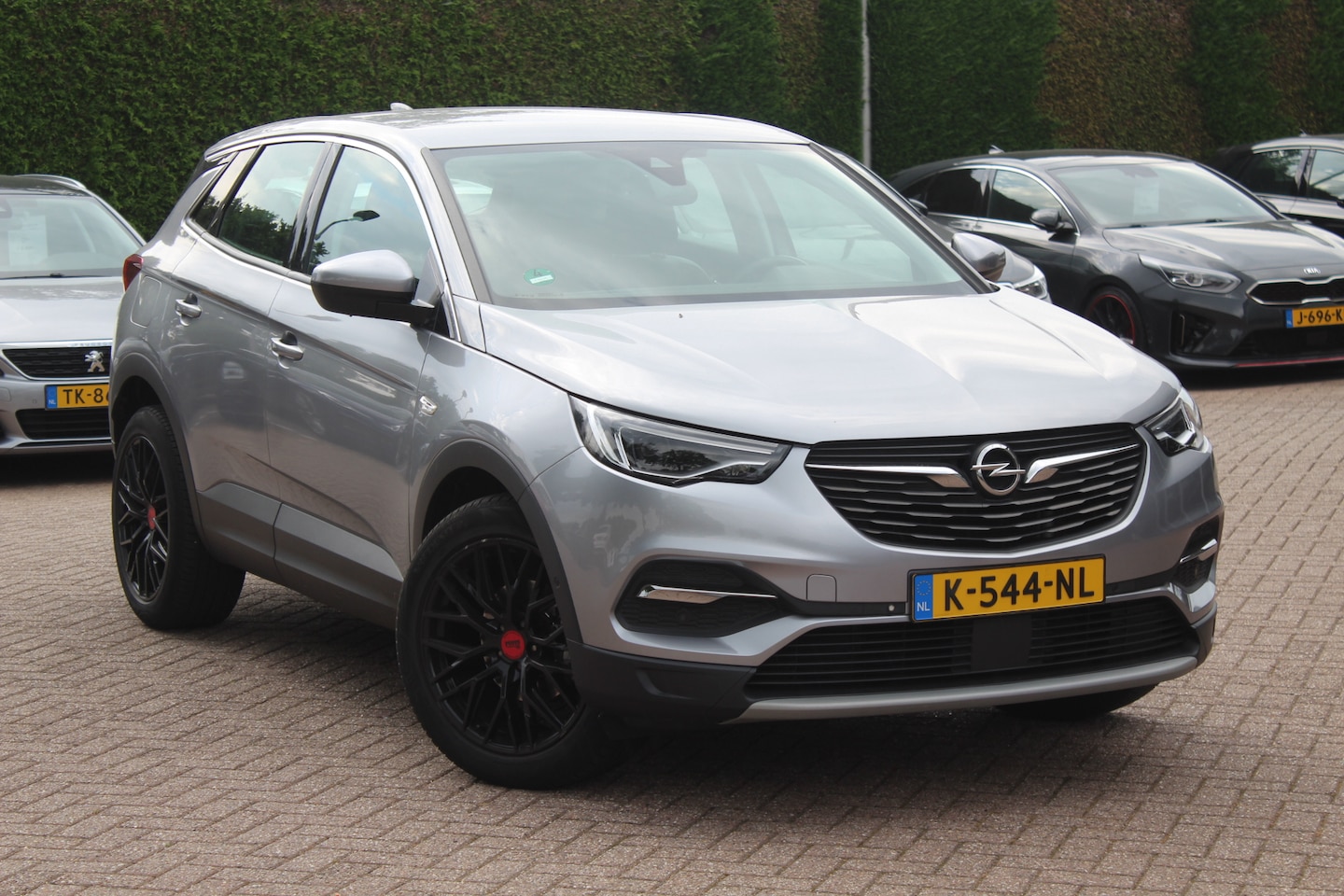 Opel Grandland X - 1.2 Turbo Edition / Camera / Apple CarPlay / Keyless / 18'' / Stuurverwarming / Stoelverwa - AutoWereld.nl