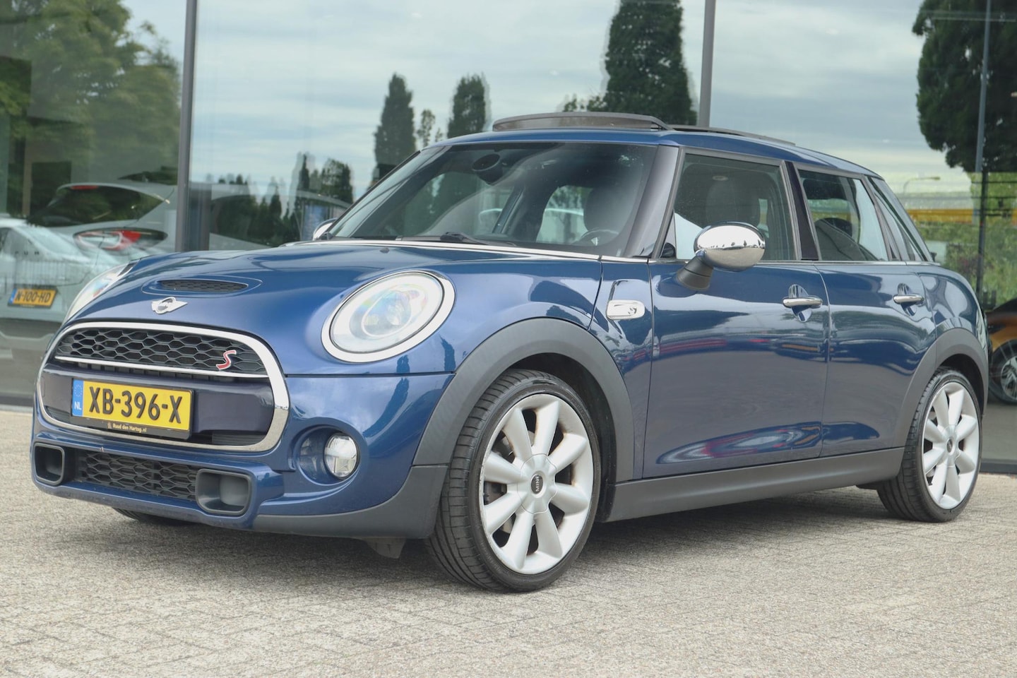 MINI Cooper S - MINI 2.0 CHILI SERIOUS BUSINESS | PANO | LED | LEDER | UNION JACK | STOELVERW. | - AutoWereld.nl