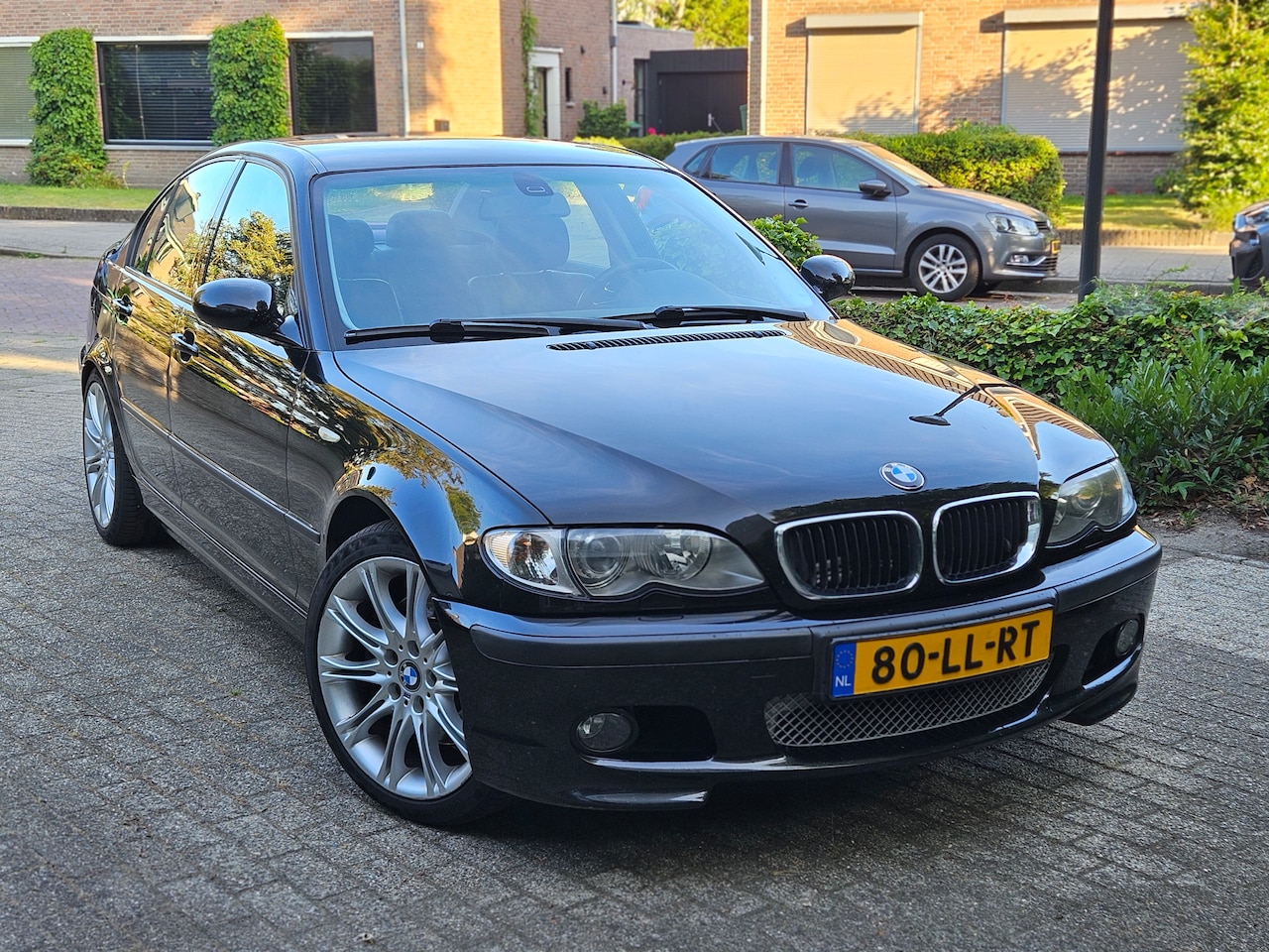 BMW 3-serie - 330i Executive BMW E46 330i 3.0 - M-pakket - Handgeschakeld - Origineel NL - AutoWereld.nl