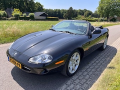 Jaguar XK8 - 4.0 V8 Convertible