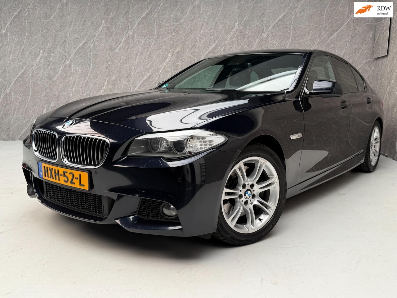 BMW 5-serie - 528i M-Pakket / Goed Onderhouden / Nette Auto - AutoWereld.nl