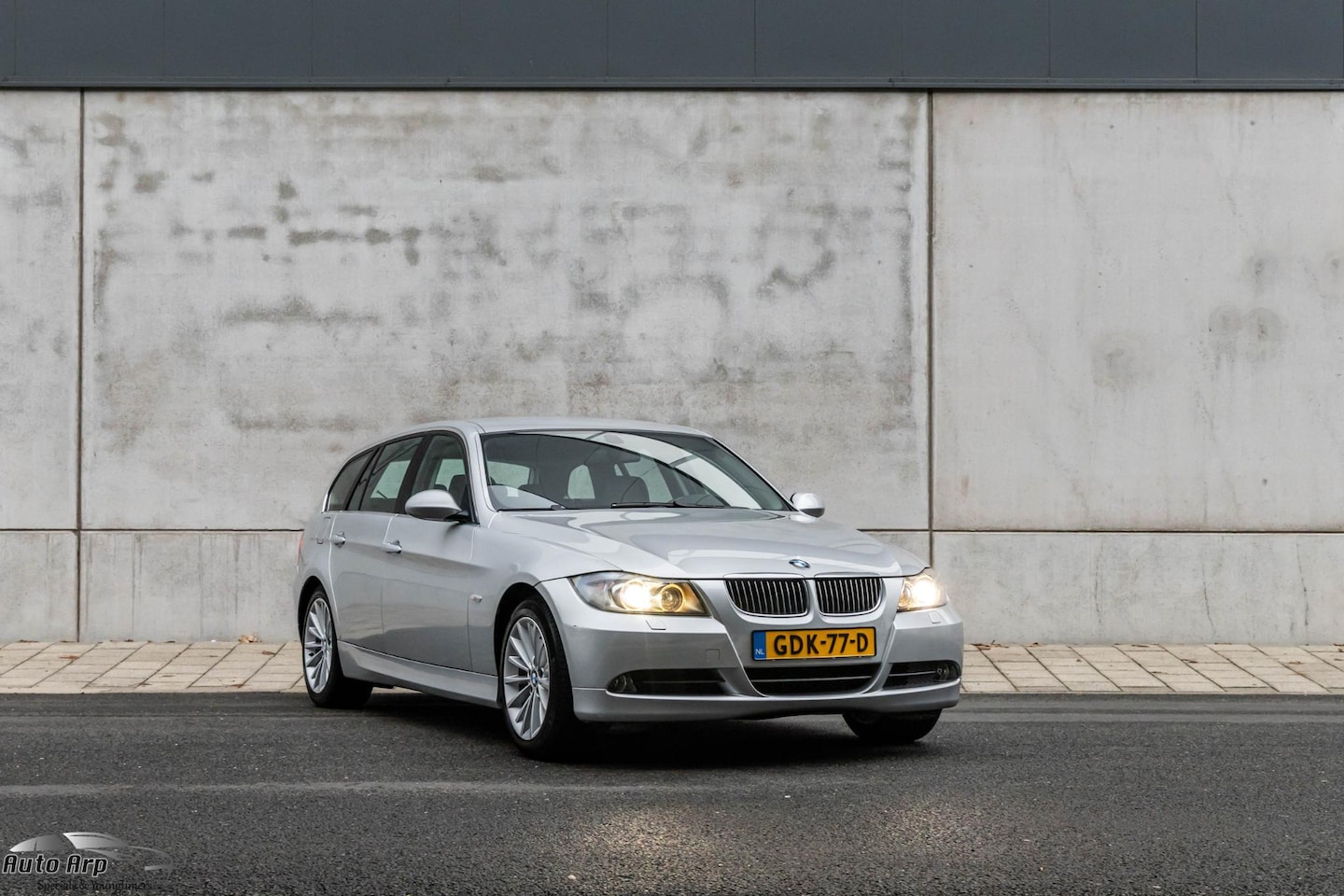 BMW 3-serie Touring - 330i Business Line 330i Business Line - AutoWereld.nl