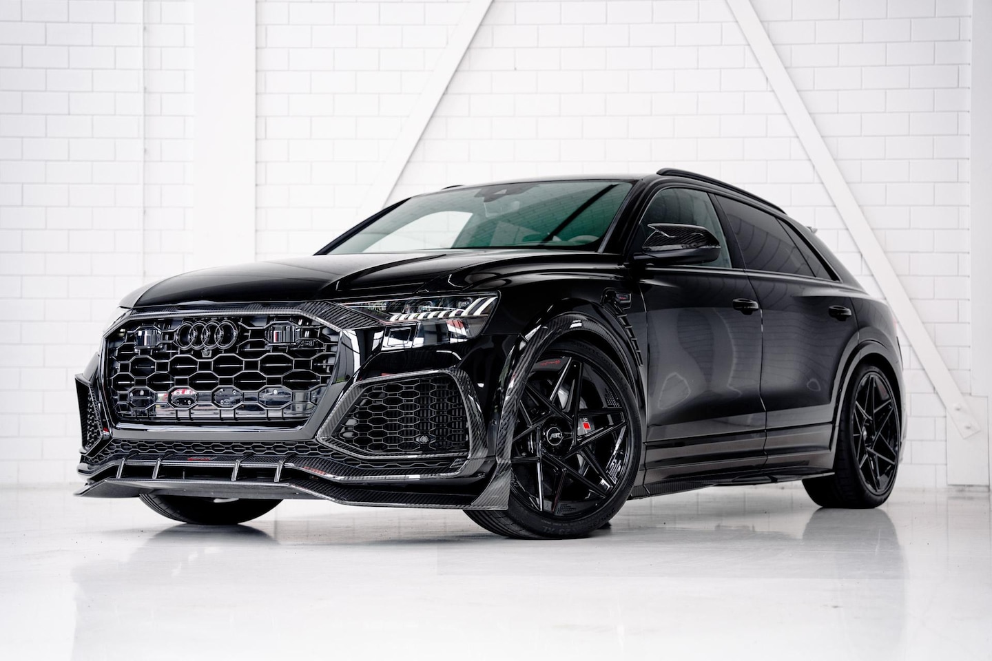 Audi RSQ8 - ABT Signature Edition 800pk l 1 of 96 l Oak Green Wrap - AutoWereld.nl