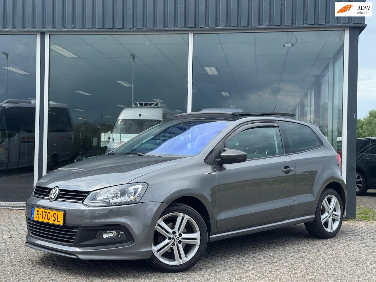 Volkswagen Polo - 1.4 R-LINE DSG/PANO/NETTE STAAT - AutoWereld.nl