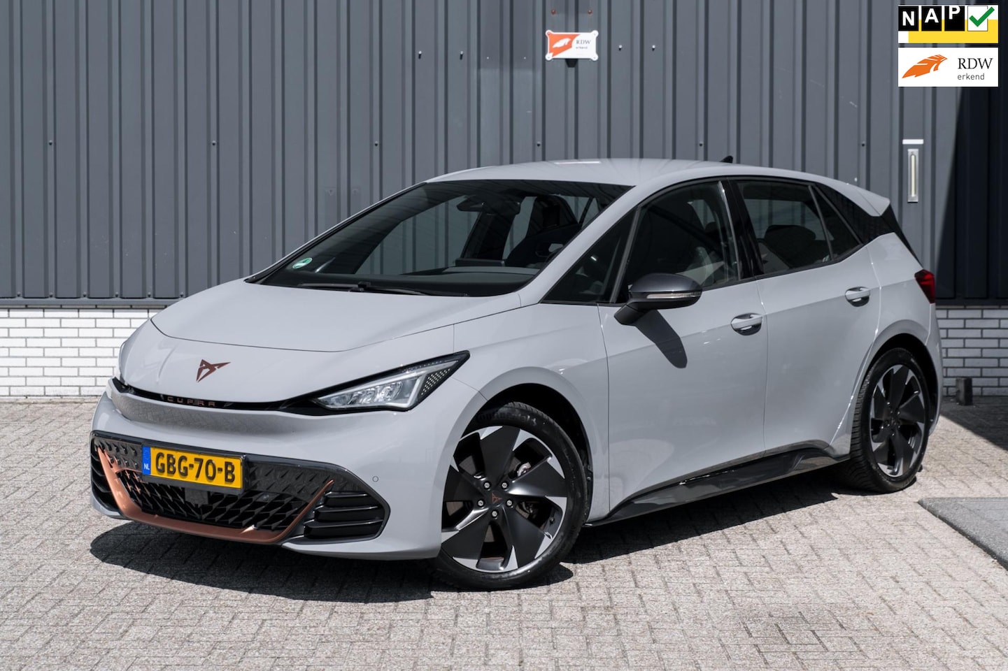 CUPRA Born - Copper Edition 62 kWh*Navigatie*Apple Carplay* - AutoWereld.nl
