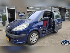 Peugeot 1007 - 1.6-16V Gentry – Automatische Schuifdeuren