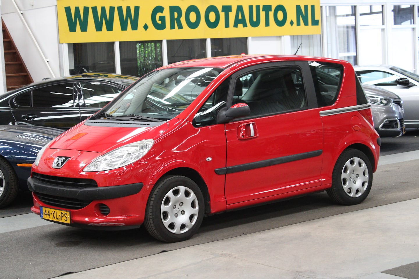 Peugeot 1007 - 1.4 Sesam Urban Airco, Isofix, Trekhaak, Stuurbekrachtiging - AutoWereld.nl