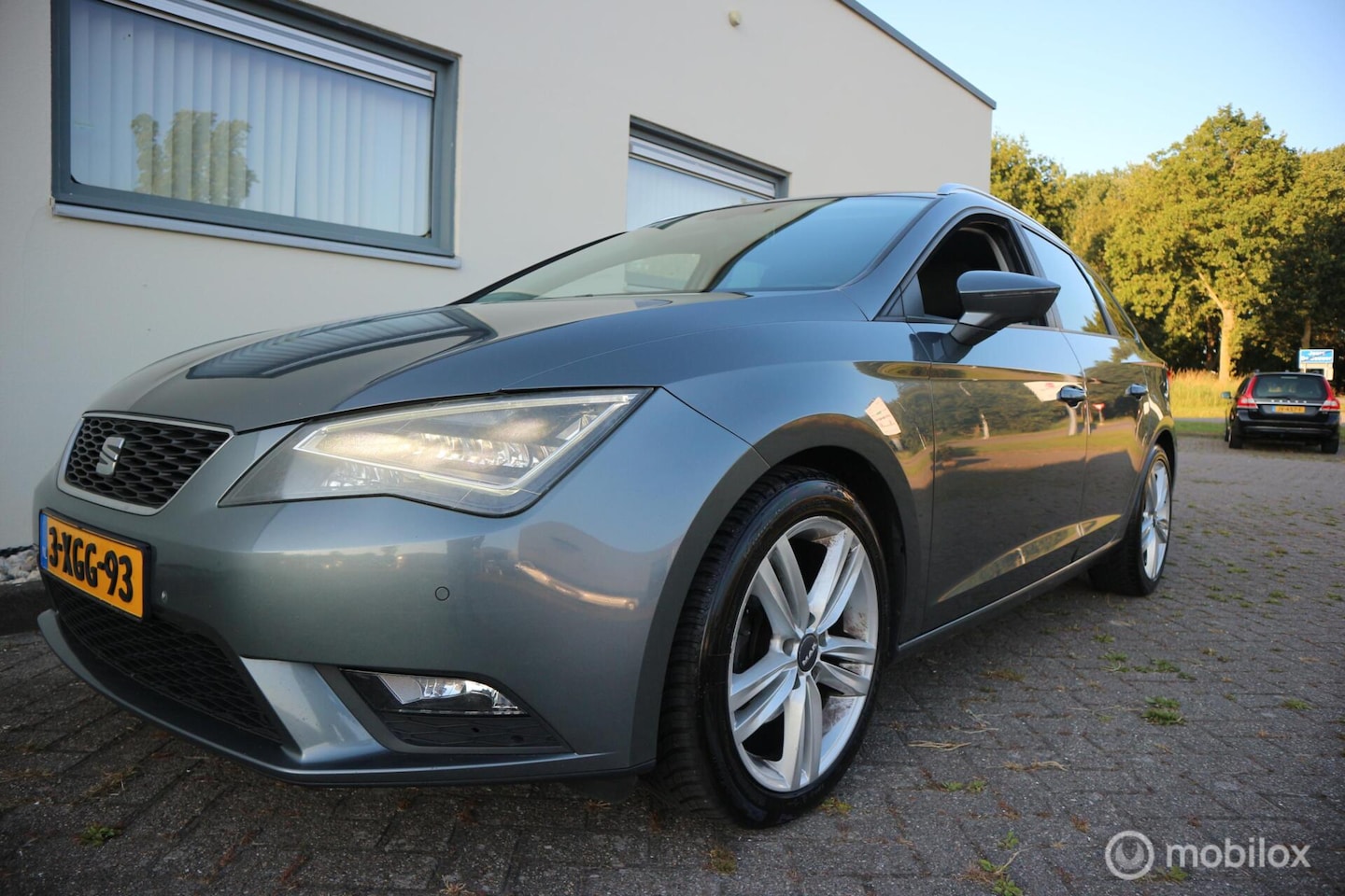 SEAT Leon ST - 1.6 TDI Style Ecomotive XENON/LED/PDC/NAVIGATIE - AutoWereld.nl