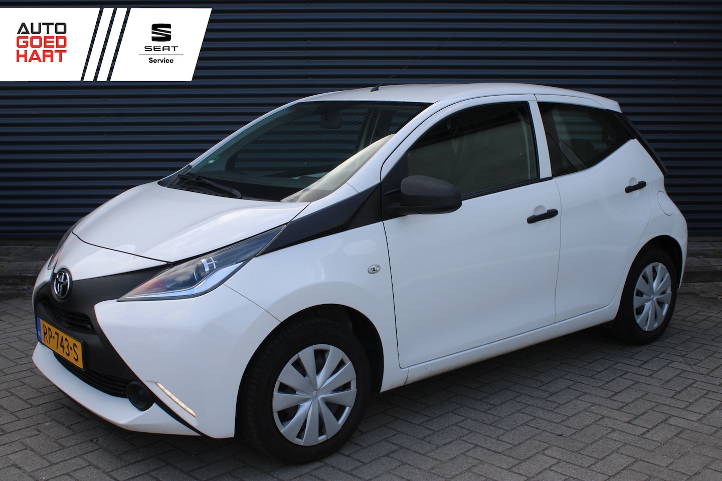 Toyota Aygo - 1.0 VVT-i x-fun Airco Cruisecontrol Bluetooth NAP - AutoWereld.nl