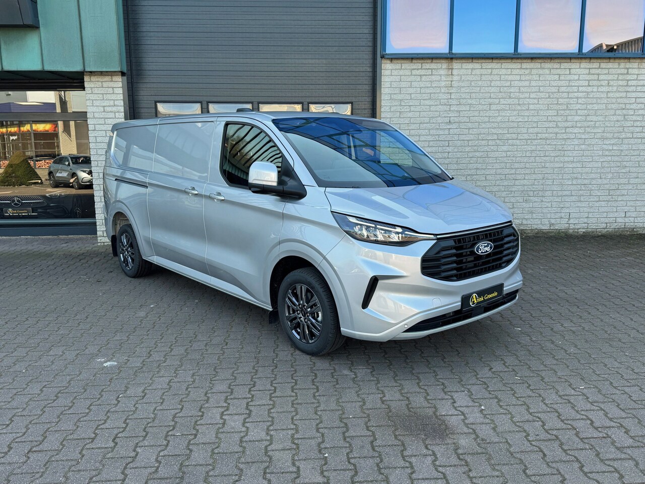 Ford Transit Custom - 320 L2 Limited BPM vrij Stoel + Stoel 170 PK 360° Wegklapbare trekhaak Automaat Middencons - AutoWereld.nl