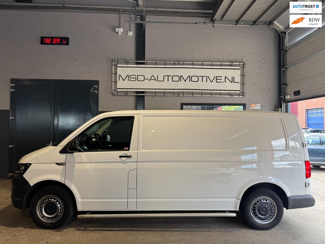 Volkswagen Transporter - 2.0 TDI L2H1 Comfortline|NAP|102pk |AC| 05-2019 ! - AutoWereld.nl