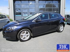 Volvo V40 - 1.5 T2 R-Design 112dkm Org NL Airco Cruise Trekhaak