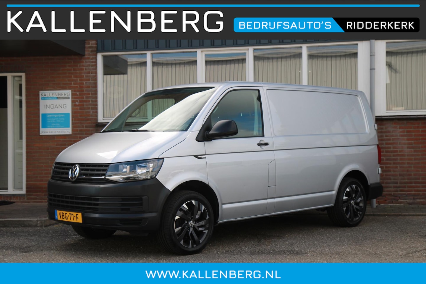 Volkswagen Transporter - 2.0 TDI 150PK L1H1 Carplay / Navi / Trekhaak / PDC / 3 zits - AutoWereld.nl