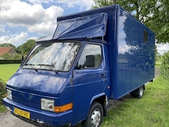 Nissan Trade - CH 3 LRG Onbekend