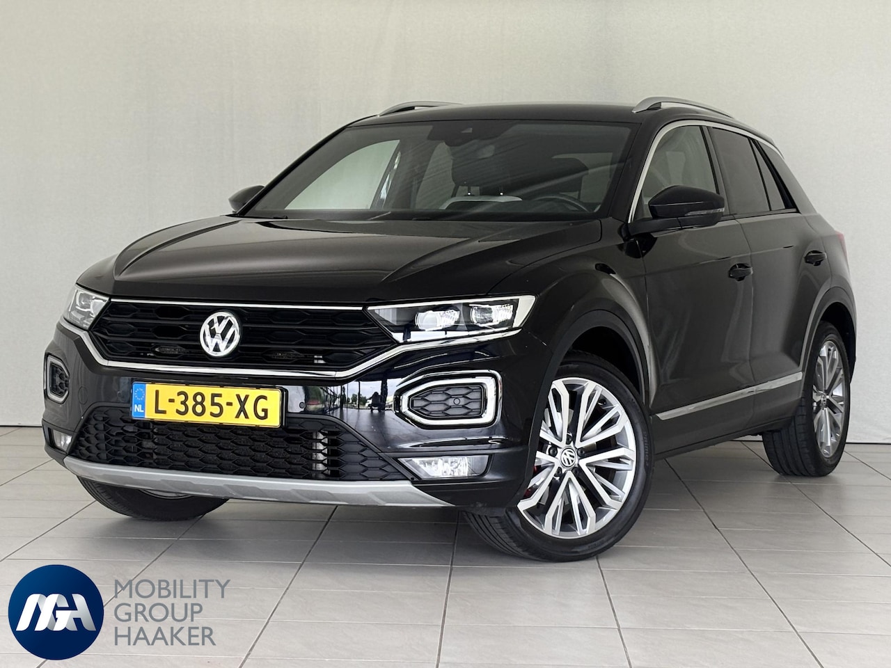 Volkswagen T-Roc - 2.0 TSI 4Motion Sport | Trekhaak | Automaat | Stoelverwarming | Goed Onderhouden - AutoWereld.nl