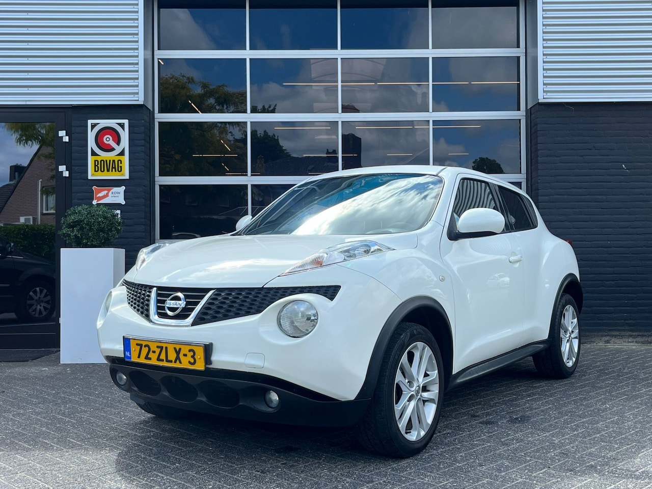 Nissan Juke - 1.6 Acenta 1.6 Acenta, Automaat, Bluetooth, Camera, Cruise, Trekhaak, NAP - AutoWereld.nl