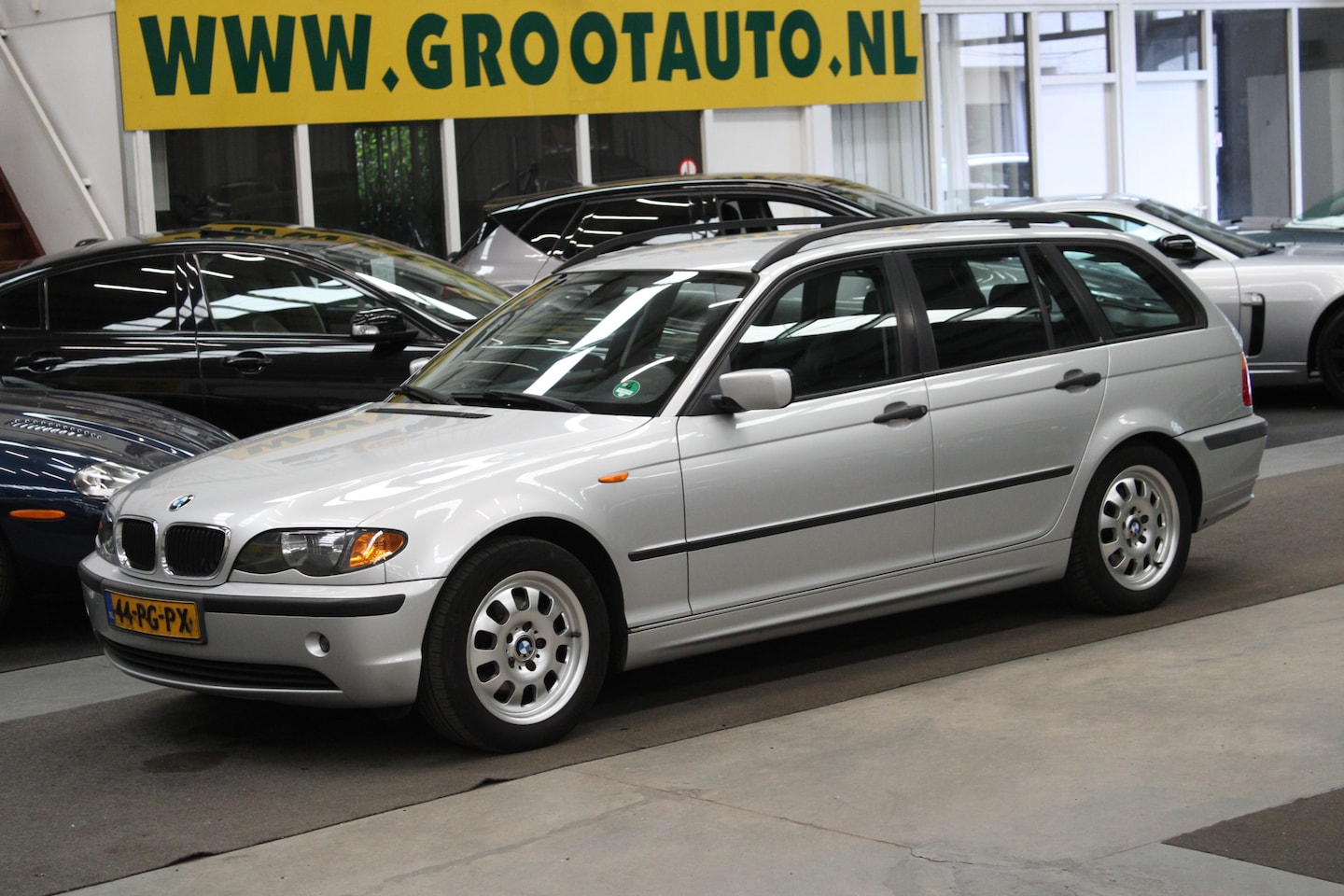 BMW 3-serie Touring - 318i Edition Airco, Isofix, Stuurbekrachtiging - AutoWereld.nl