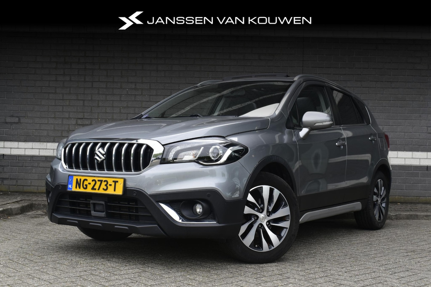 Suzuki S-Cross - 1.4 Boosterjet High Executive / Leer / Panoramadak / Trekhaak / Keyless / Stoelverwarming - AutoWereld.nl