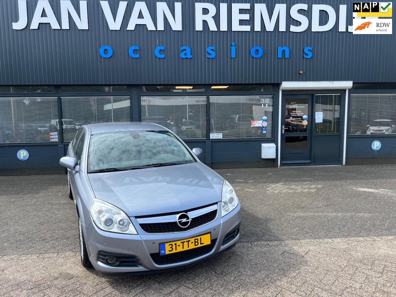 Opel Vectra - 2.2-16V Executive 2.2-16V Executive - AutoWereld.nl