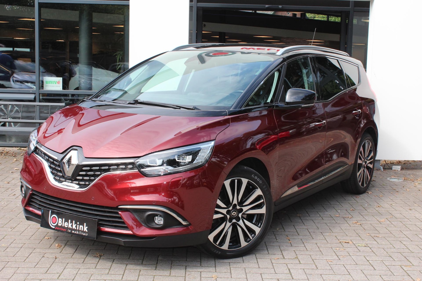 Renault Grand Scénic - 1.3 TCe 160 EDC Iniatiale Paris Automaat - AutoWereld.nl