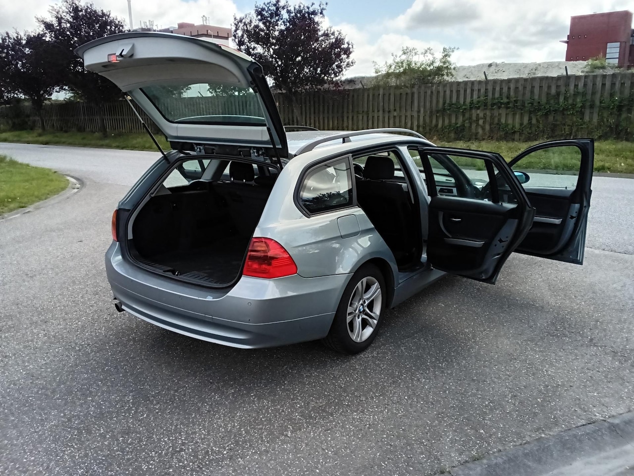 BMW 3-serie Touring - 318i High Executive NEEMT OLIE