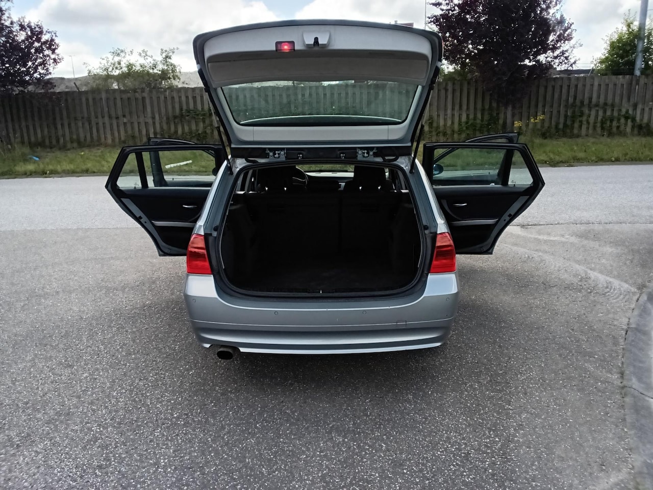 BMW 3-serie Touring - 318i High Executive NEEMT OLIE