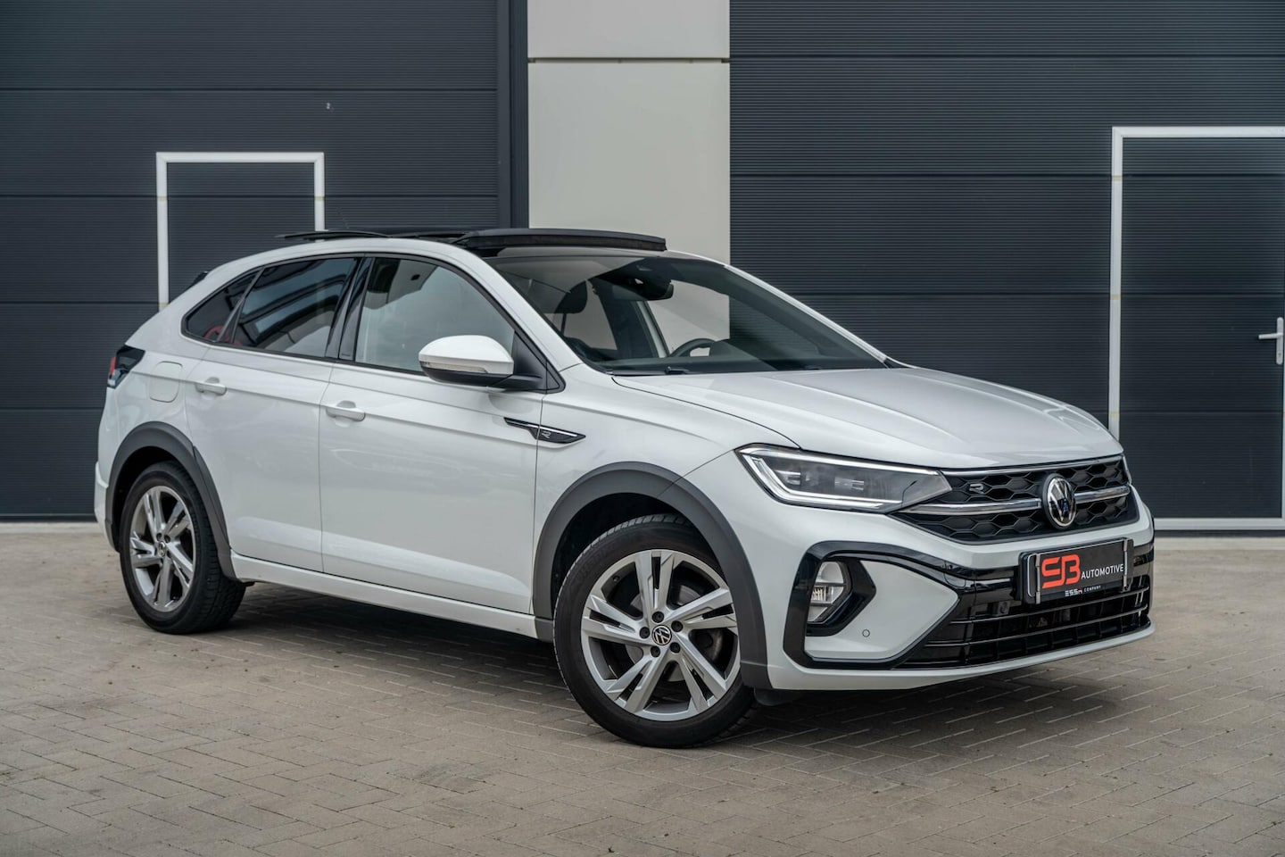 Volkswagen Taigo - 1.0 TSI R-Line IQ|Camera|Stoelverw|Pano|VOL - AutoWereld.nl