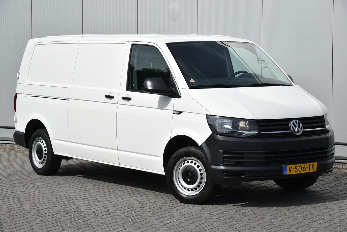 Volkswagen Transporter - 2.0 TDI L2H1 Airco Alarm Trekhaak E6 - AutoWereld.nl